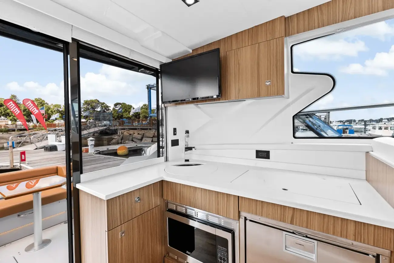 Thumbnail von Cruisers Yachts 42 Cantius