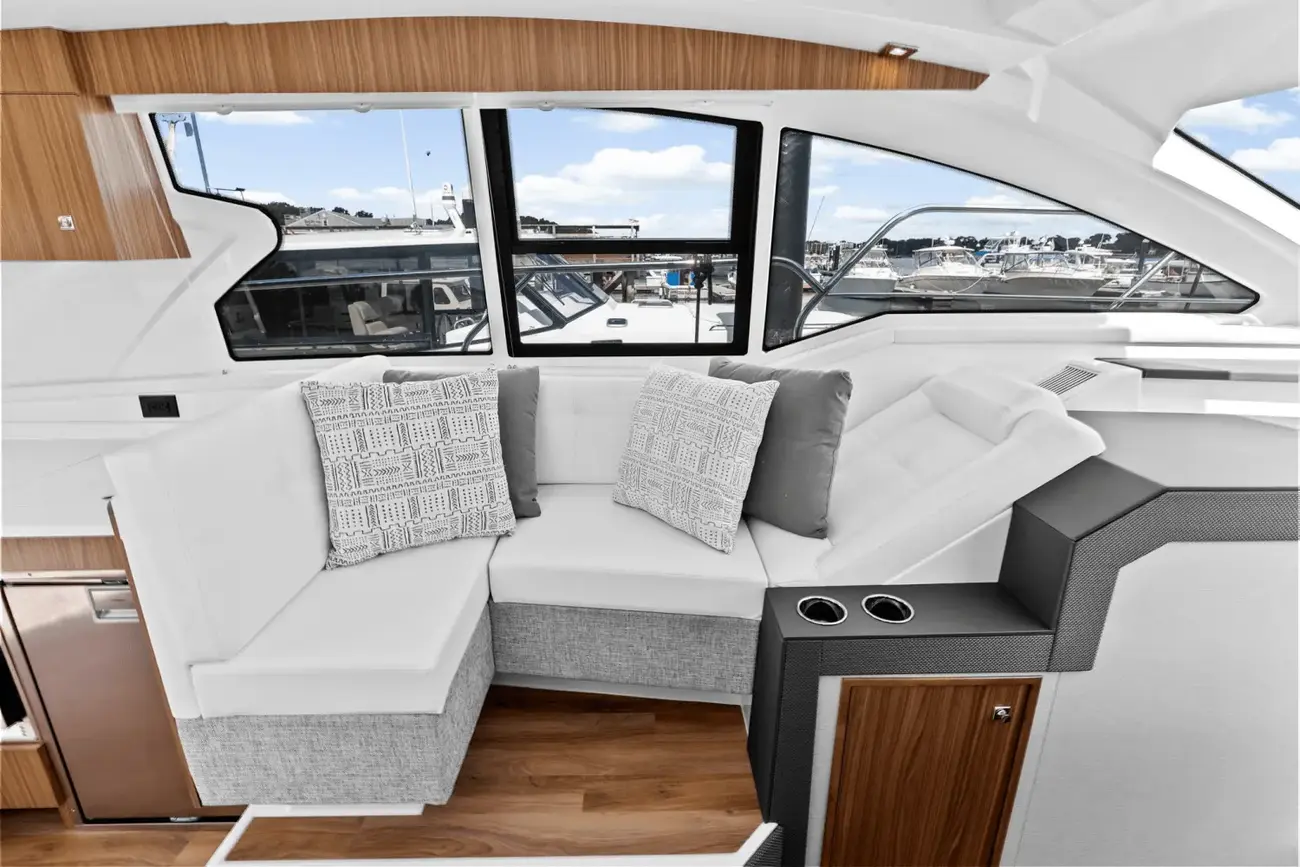 Thumbnail von Cruisers Yachts 42 Cantius