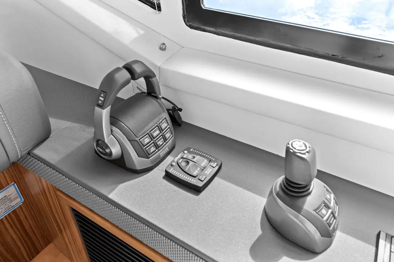 Thumbnail von Cruisers Yachts 42 Cantius