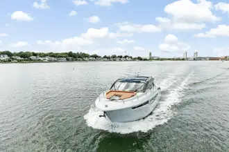 Thumbnail von Cruisers Yachts 42 Cantius