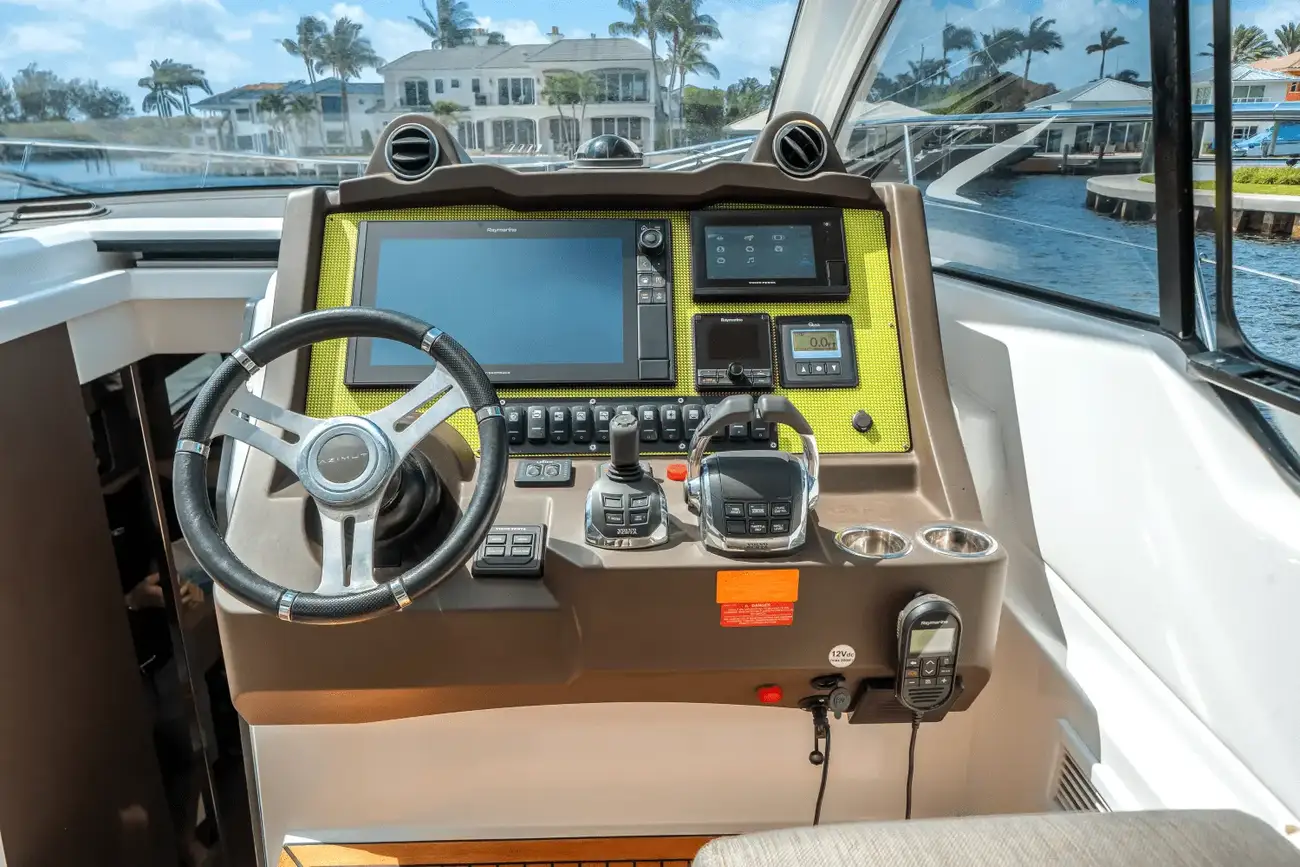 Thumbnail von Azimut 43