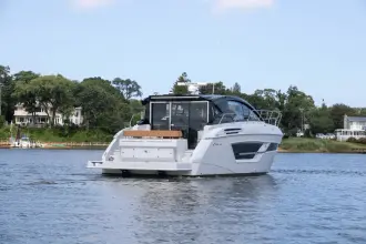 Thumbnail von Cruisers Yachts 46 Cantius