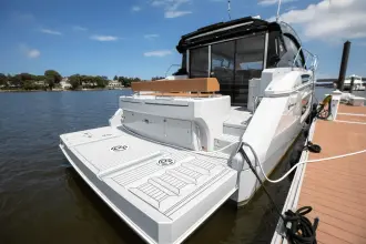 Thumbnail von Cruisers Yachts 46 Cantius