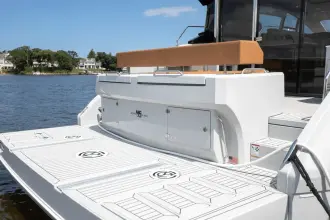 Thumbnail von Cruisers Yachts 46 Cantius