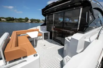 Thumbnail von Cruisers Yachts 46 Cantius