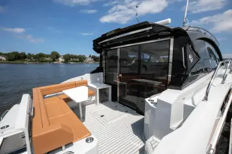 Thumbnail von Cruisers Yachts 46 Cantius