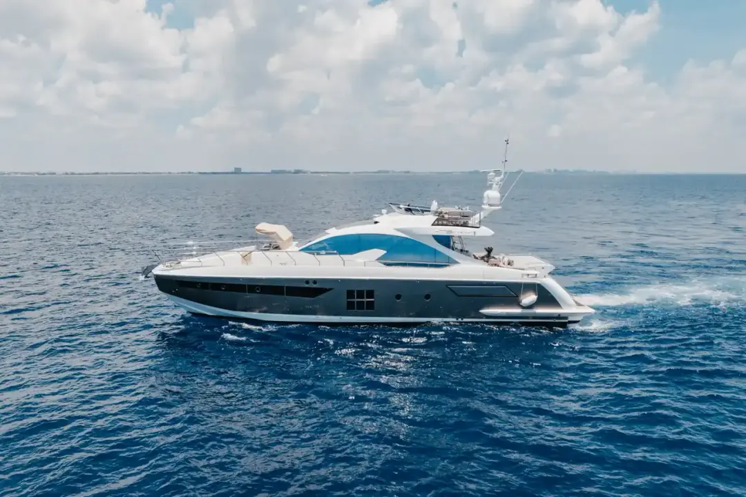 Azimut 77s
