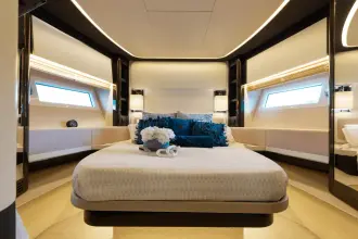 Thumbnail von Azimut 77s