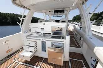 Thumbnail von Boston Whaler 420 Outrage