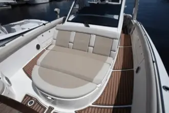 Thumbnail von Boston Whaler 420 Outrage