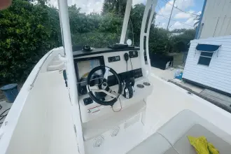 Thumbnail von Boston Whaler 270 Dauntless