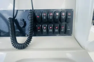 Thumbnail von Boston Whaler 270 Dauntless