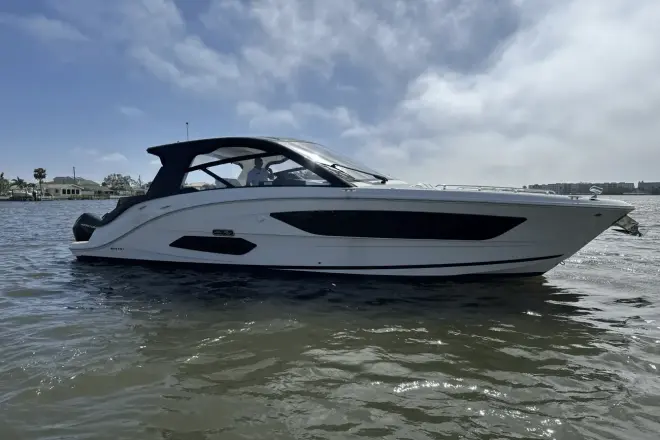 Sea Ray 370 Sundancer Outboard