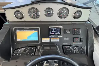 Thumbnail von Sea Ray 330 Sundancer