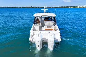 Thumbnail von Boston Whaler 380 Realm