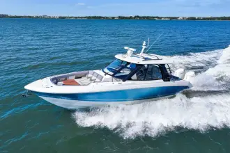 Thumbnail von Boston Whaler 380 Realm