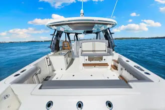 Thumbnail von Boston Whaler 380 Realm