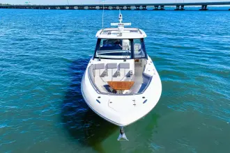 Thumbnail von Boston Whaler 380 Realm