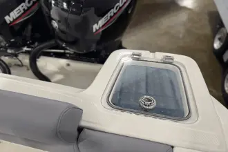 Thumbnail von Boston Whaler 230 Outrage