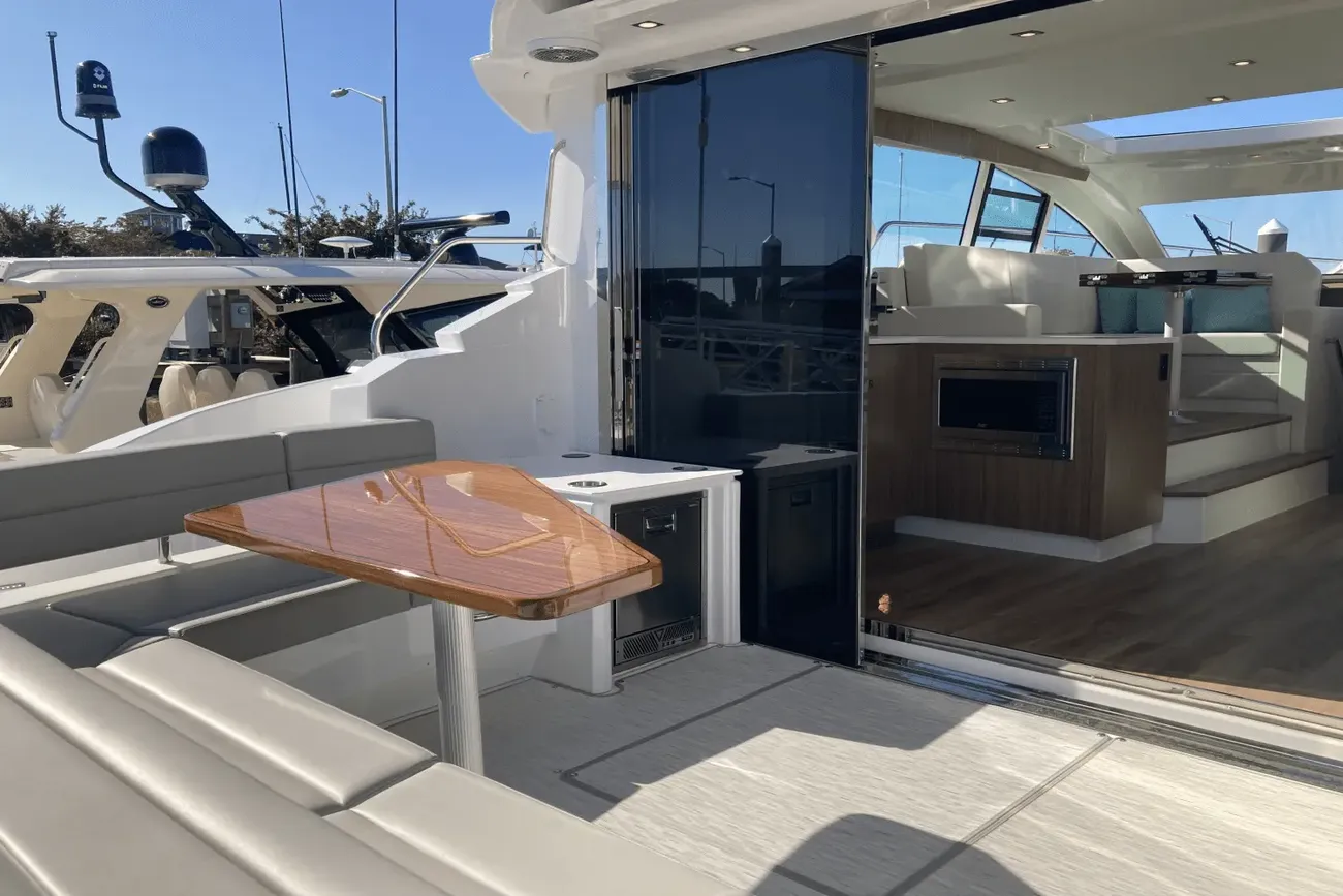 Thumbnail von Cruisers Yachts 46 Cantius