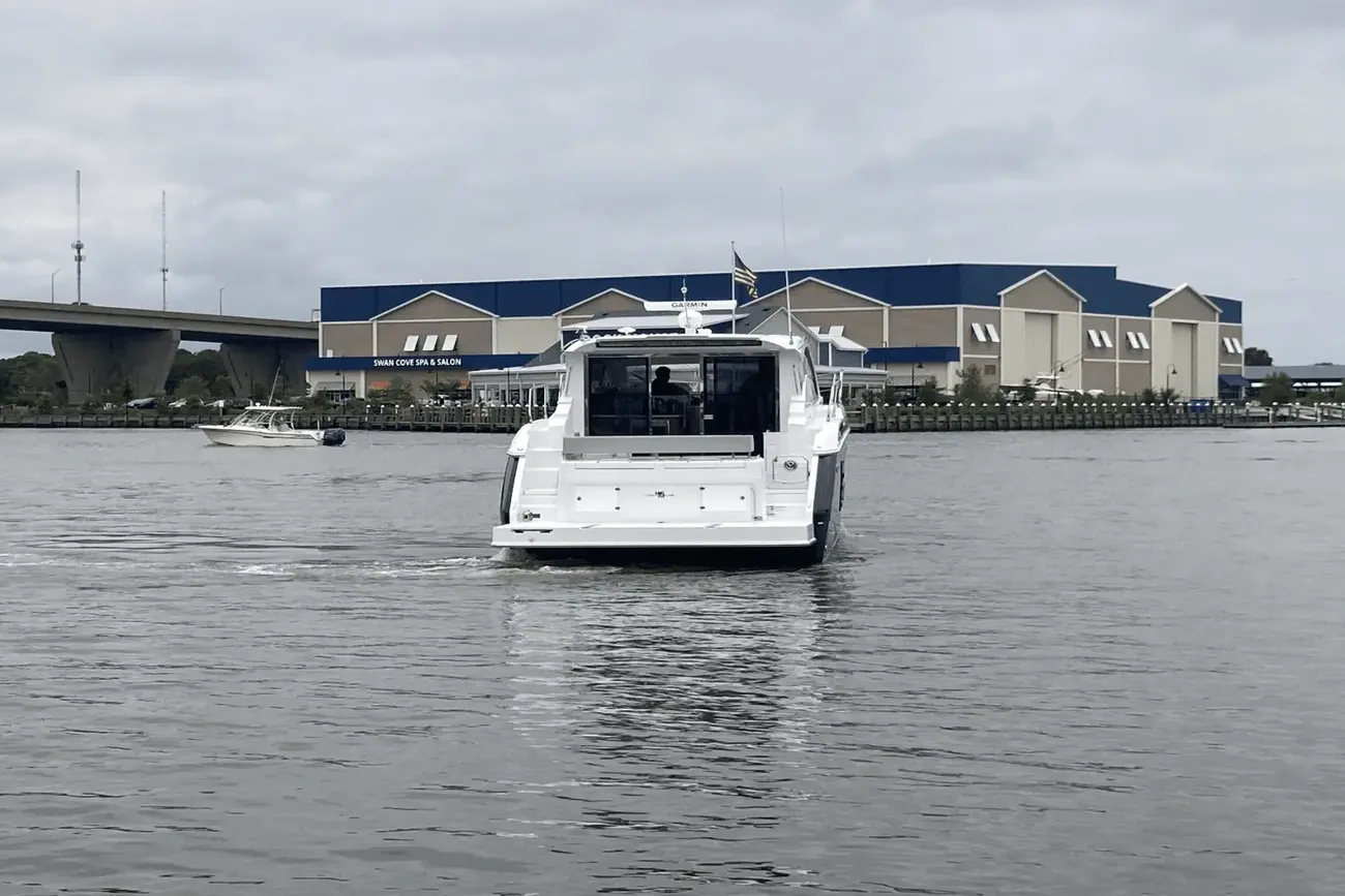 Thumbnail von Cruisers Yachts 46 Cantius