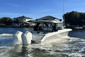 Thumbnail von Boston Whaler 380 Realm