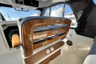 Thumbnail von Boston Whaler 380 Realm