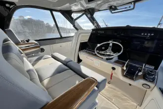 Thumbnail von Boston Whaler 380 Realm