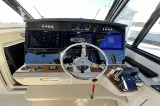 Thumbnail von Boston Whaler 380 Realm
