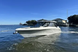 Thumbnail von Boston Whaler 380 Realm