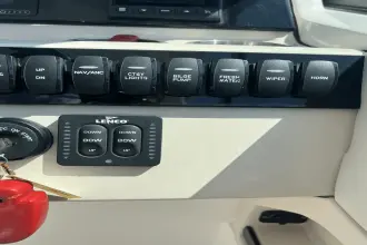 Thumbnail von Boston Whaler 240 Vantage