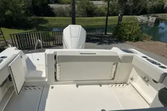 Thumbnail von Boston Whaler 240 Vantage