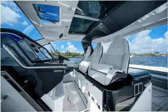 Thumbnail von Azimut 42