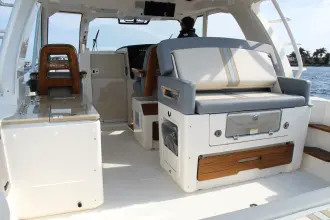 Thumbnail von Boston Whaler 380 Realm