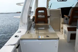 Thumbnail von Boston Whaler 380 Realm