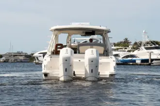 Thumbnail von Boston Whaler 380 Realm