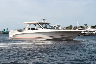 Thumbnail von Boston Whaler 380 Realm