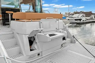 Thumbnail von Cruisers Yachts 50 Cantius