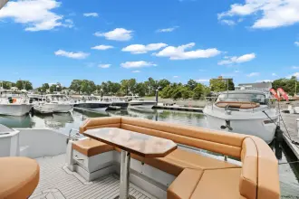 Thumbnail von Cruisers Yachts 50 Cantius