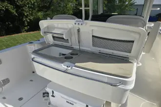 Thumbnail von Boston Whaler 330 Outrage