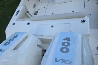 Thumbnail von Boston Whaler 330 Outrage