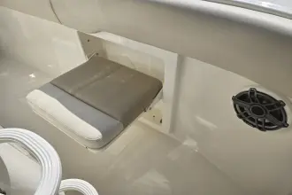 Thumbnail von Boston Whaler 330 Outrage