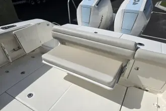Thumbnail von Boston Whaler 330 Outrage