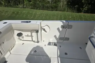 Thumbnail von Boston Whaler 330 Outrage