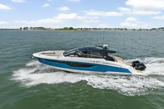Cruisers Yachts 42 GLS OB