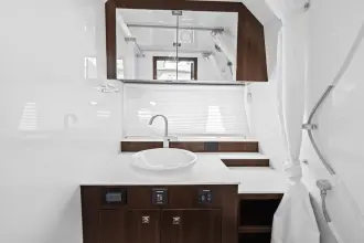 Thumbnail von Cruisers Yachts 42 GLS OB