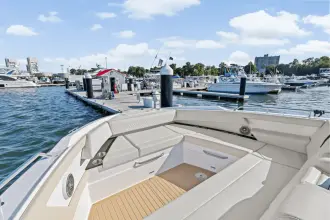 Thumbnail von Cruisers Yachts 42 GLS OB