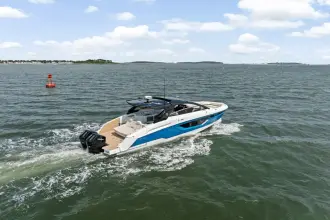 Thumbnail von Cruisers Yachts 42 GLS OB