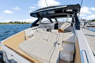 Thumbnail von Cruisers Yachts 42 GLS OB