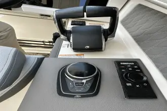 Thumbnail von Sea Ray SLX 310 Outboard